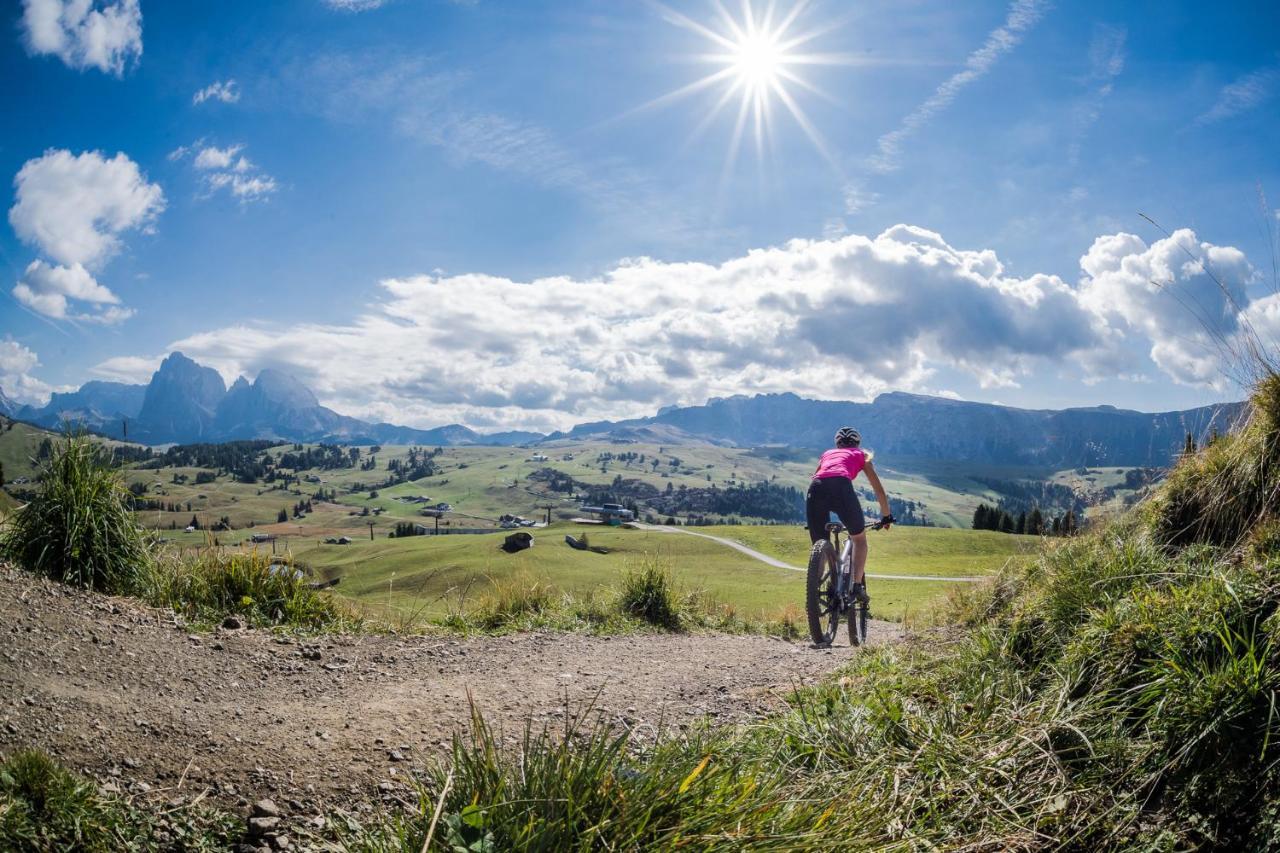 Sporthotel Floralpina Alpe Di Siusi Extérieur photo